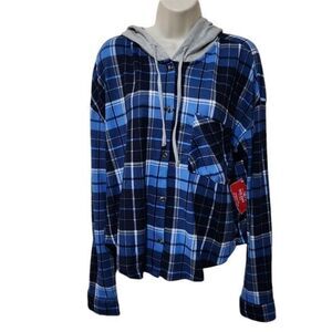 No Boundaries Junior Knit Plaid Long Sleeve Shirt‎